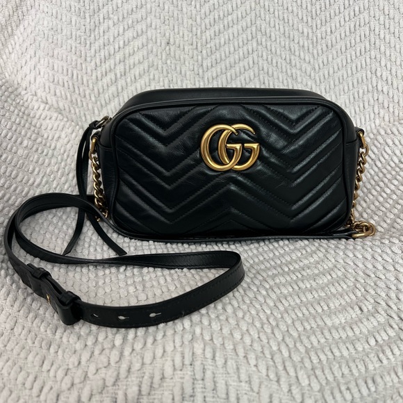 GUCCI GG MARMONT SMALL CAMERA BAG - BLACK - Picture 1 of 11